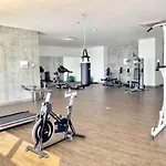 Lovely Flat Near The Beach With Private Pool