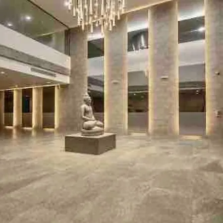 Apartment Lovely Flat Near The With Private Pool *
